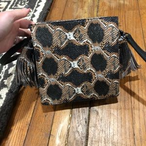 Kelly Wynne purse
